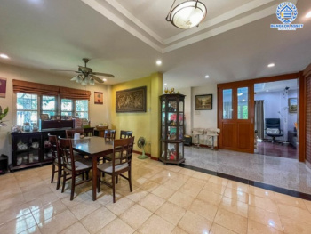 *****บ้านเดี่ยวมือสองย่านปทุมธานี ม.กฤษดานคร19 พหลโยธิน เนื้อที่กว้างขวางมากถึง 163 ตร.ว. ฟังก์ชัน 4 ห้องนอน 3 ห้องน้ำ ที่จอดรถ 2 คัน พร้อมเข้าอยู่ พื้นที่กว้างขวาง บนทำเลเดินทางสะดวก ใกล้รถไฟฟ้าสายสีแดง "สถานีฟิวเจอร์พาร์ค รังสิต" และทางด่วน "รังสิต"